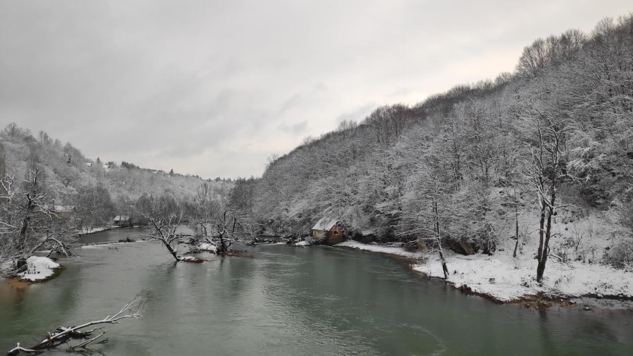 Smaragd River Near Rastoke & Plitvice Lakes Slunj Eksteriør billede